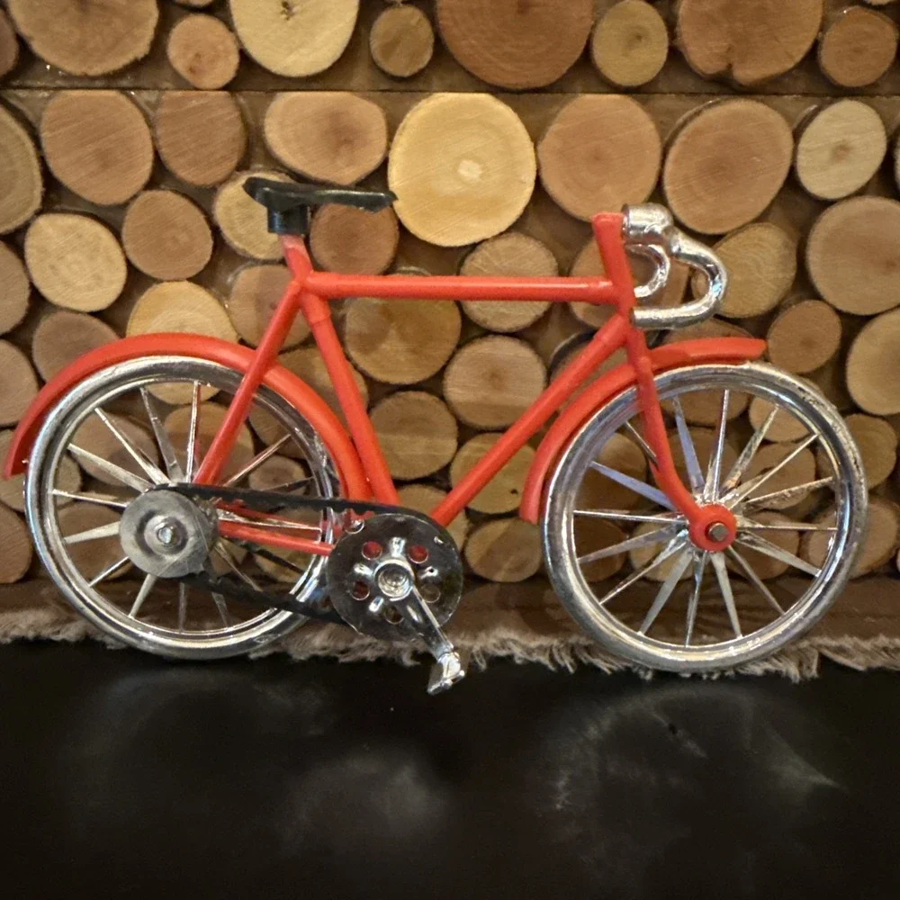 Vintage Miniature Plastic Cake Topper Bicycle‎ Red Plastic Cruiser Pedals Turn